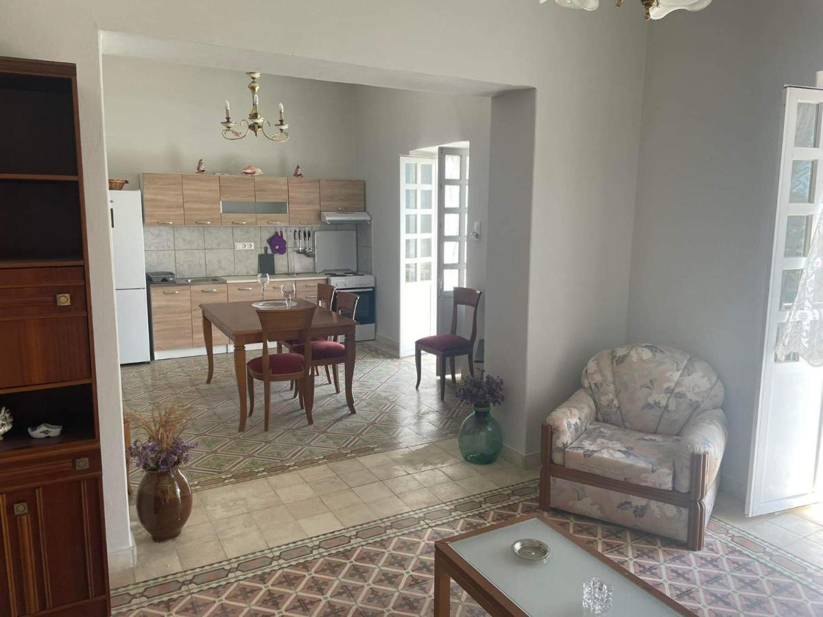 Traditional Seamanshouse Kochilos Rogon Extérieur photo
